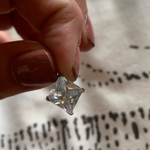 Swarovski square cubic zirconia pendant - Picture 4 of 5